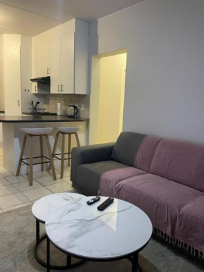cozy & private 2-bedroom groundfloor apartment